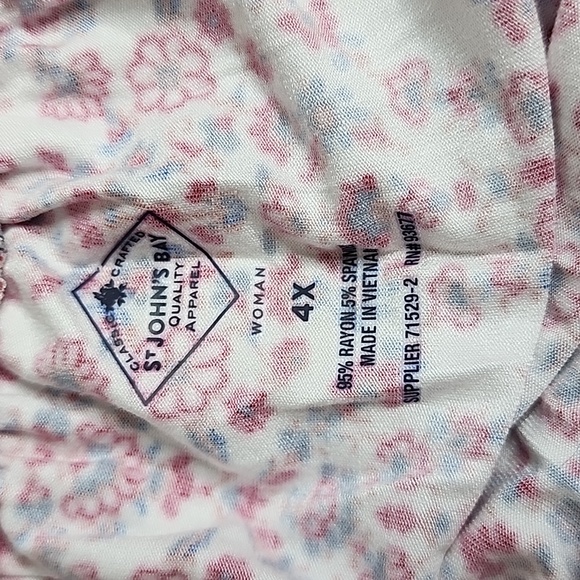 Saint John's Bay Women's Skirt Stretchy Casual Floral Red White Plus Size 4X NWT - Picture 7 of 13